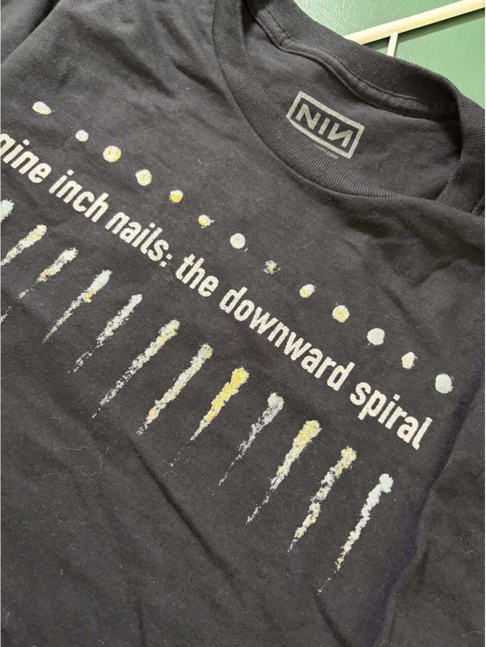 NIN Men's Black T shirt L